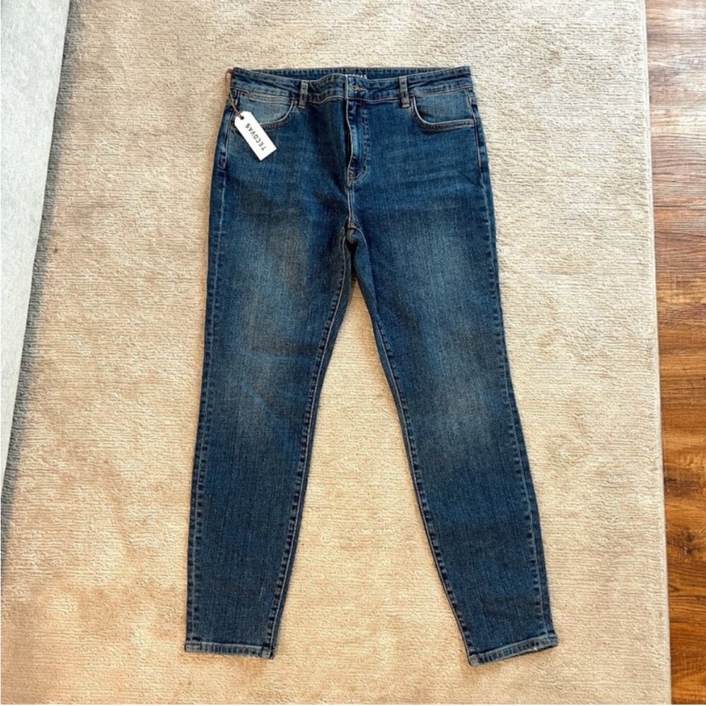 Tecovas Women’s Blue Jeans - Picture 2 of 2